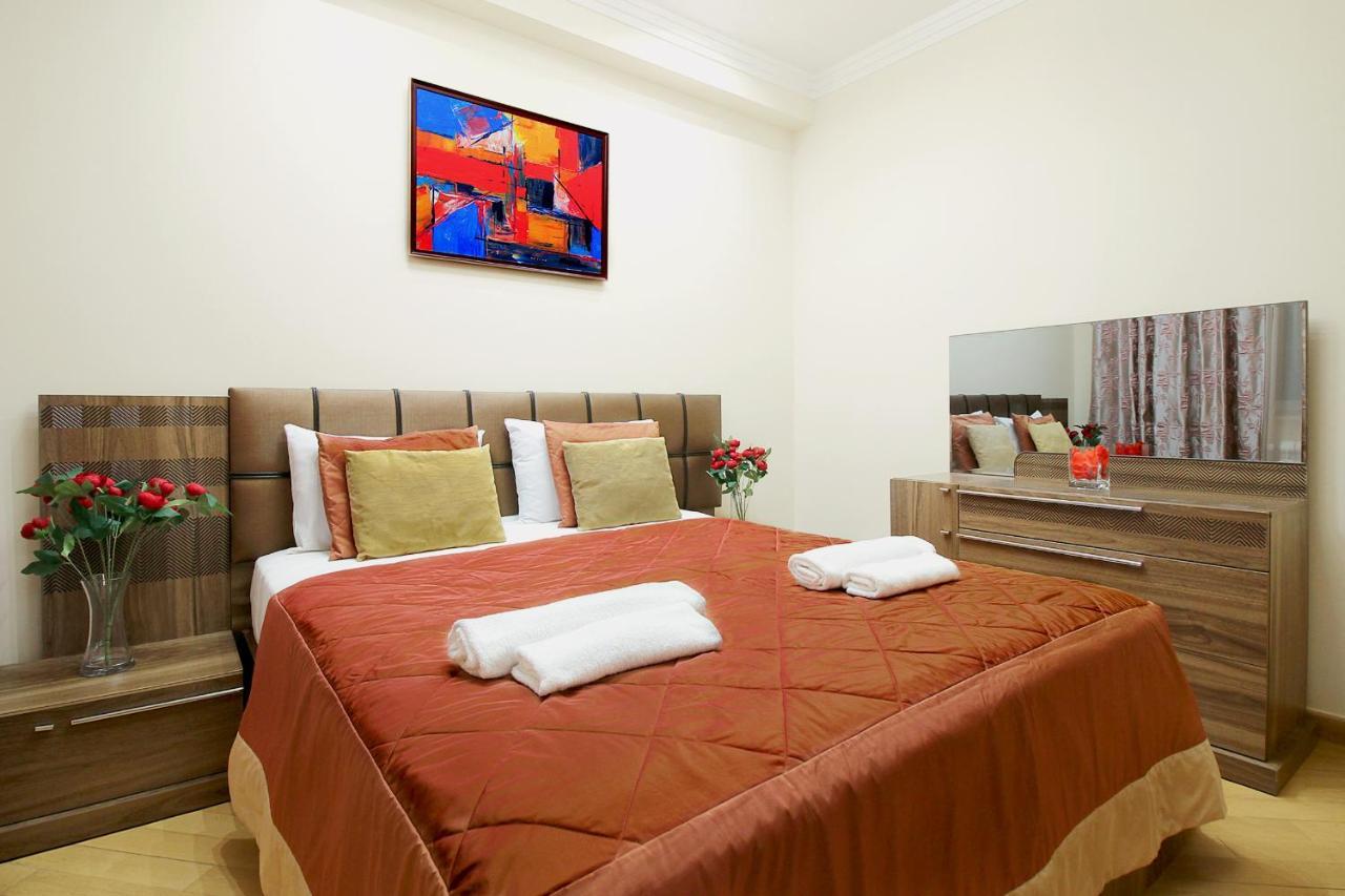 3 Bedroom Apartment Near Republic Square Ereván Exterior foto