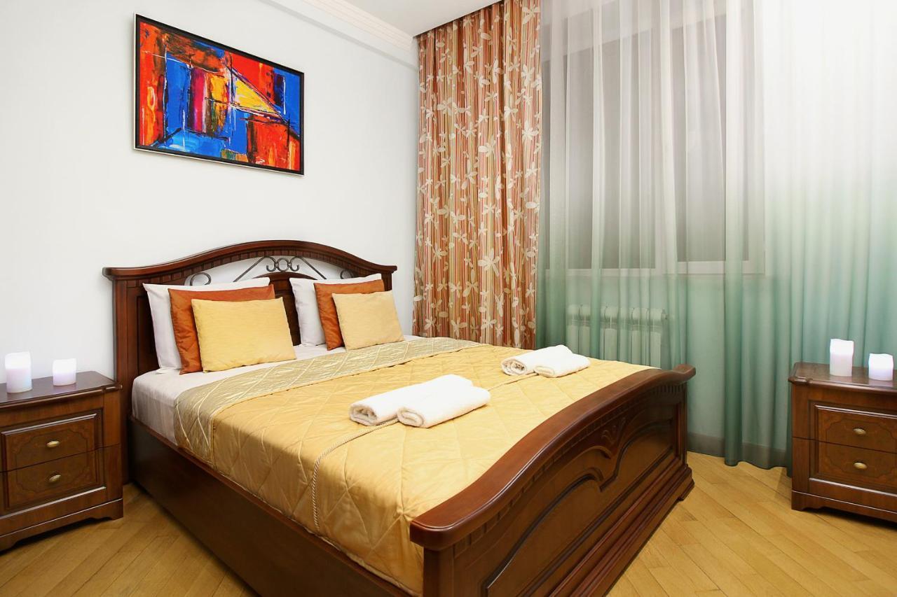 3 Bedroom Apartment Near Republic Square Ereván Exterior foto